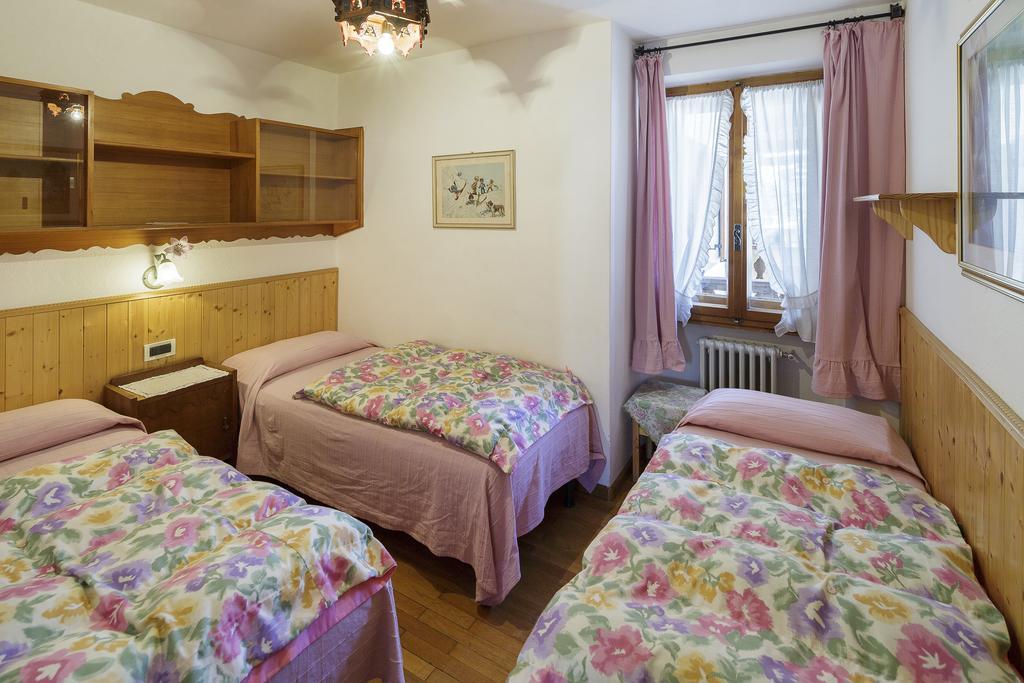 Villa Casanova - Stayincortina Cortina dʼAmpezzo Szoba fotó