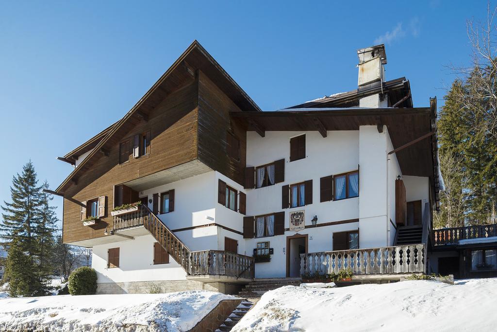 Villa Casanova - Stayincortina Cortina dʼAmpezzo Szoba fotó